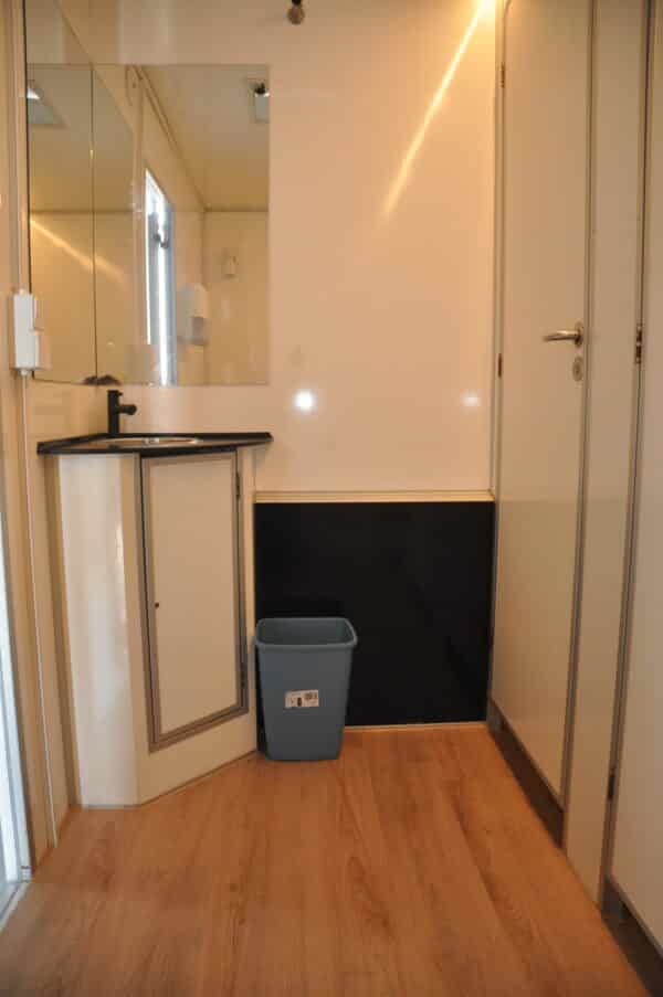 Toiletwagen Luxe 5,20m x 2,50m x H2,95m – Image 6